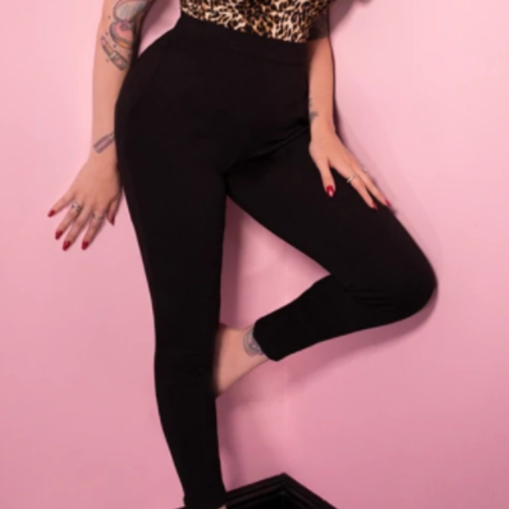 CIGARETTE PANTS IN BLACK PONTE - VIXEN BY MICHELINE PITT